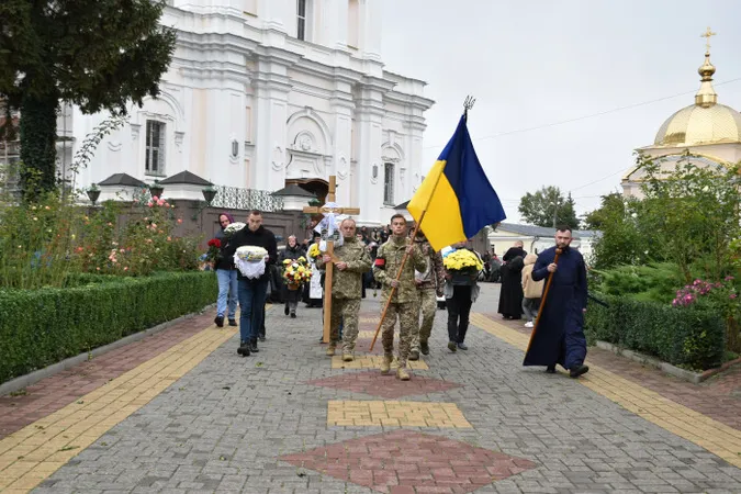 У Луцьку попрощалися із загиблим Героєм Андрієм Савчуком (фото)