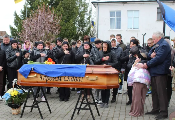 На Волині попрощалися з 25-річним захисником Антоном Хвостюком (фото)