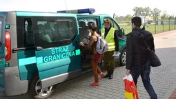 Поляки та українка підробили понад 3000 заяв на працевлаштування для громадян України (фото)