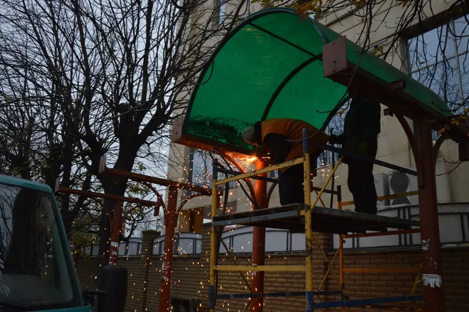 У Луцьку на місці старих зупинок встановлять «розумні» (фото)