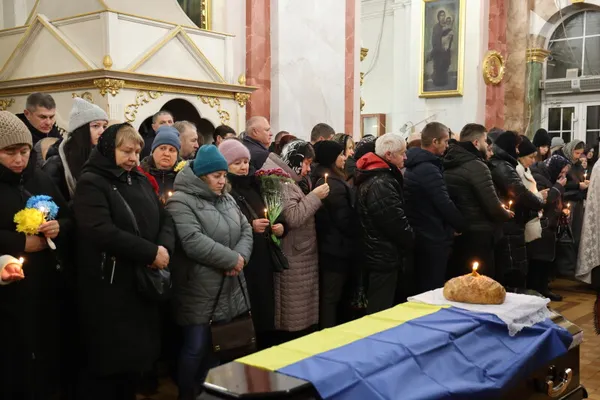 Луцьк попрощався одразу з двома Героями – Олександром Веремчуком та Костянтином Голубом (фото)