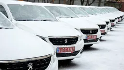Волинським сімейним лікарям передали 23 автівки Peugeot (фото)