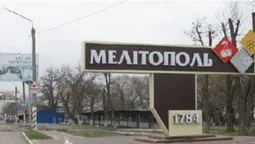 Обіцяють пробачити всі кредити: російські окупанти закликають мелітопольців здатися