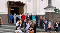 У храмах Луцька почали освячувати паски (фото, відео)