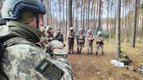 Відпрацьовували наступ: волинські тероборонівці вчились захоплювати ворожі позиції (фото, відео)
