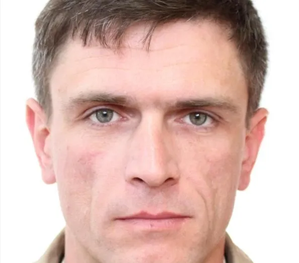 Побив пенсіонерку і викрав багато грошей: у Луцьку розшукують ймовірного злочинця (фото)