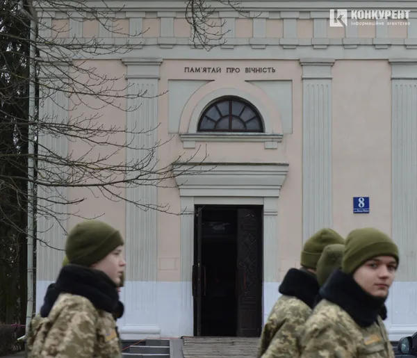 Луцьк сумує: місто вшановує пам’ять Героїв (фото, відео)