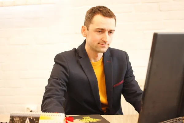 «Хочу, щоб мої діти жили у вільній демократичній Україні», – керівник бухгалтерської служби «Вілії» Олександр Супрунюк (інтерв'ю)