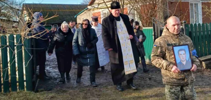 Помер у лікарні: на Волині попрощалися із воїном Олександром Атласом (фото)