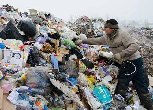 Банда вербувала на Волинь безхатьків для роботи на сміттєзвалищі