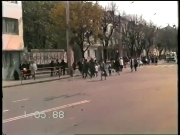 Як Луцьк на першотравневий парад ходив у 80-х роках (ВІДЕО, ФОТО)