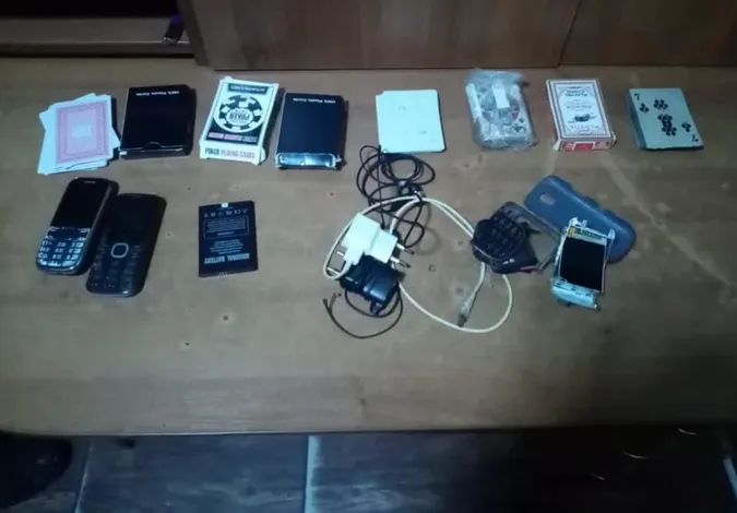 В ув’язнених у Маневицькій колонії вилучили заборонені предмети (фото)
