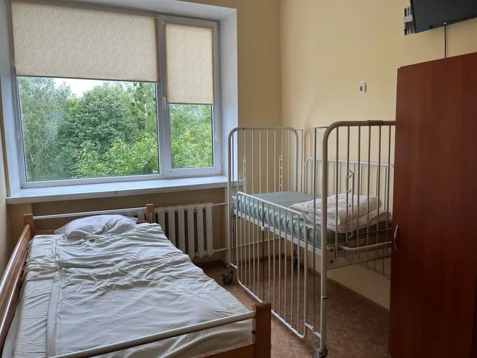 Пліснява та порушення в харчоблоці: представники омбудсмана перевірили дитяче відділення лікарні на Волині (фото)