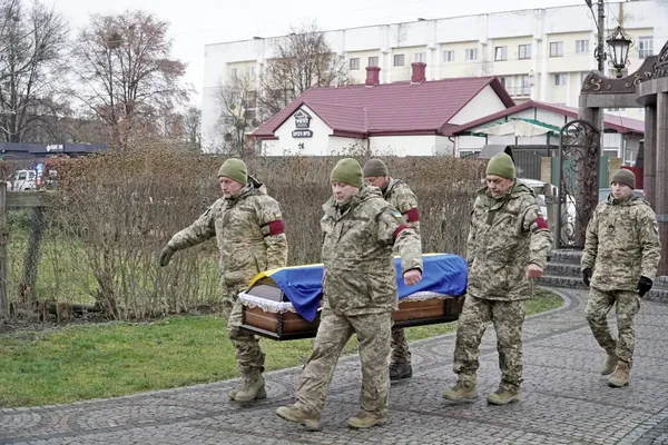 Після року очікувань повернувся на щиті: на Волині попрощалися з воїном Романом Літвінчуком