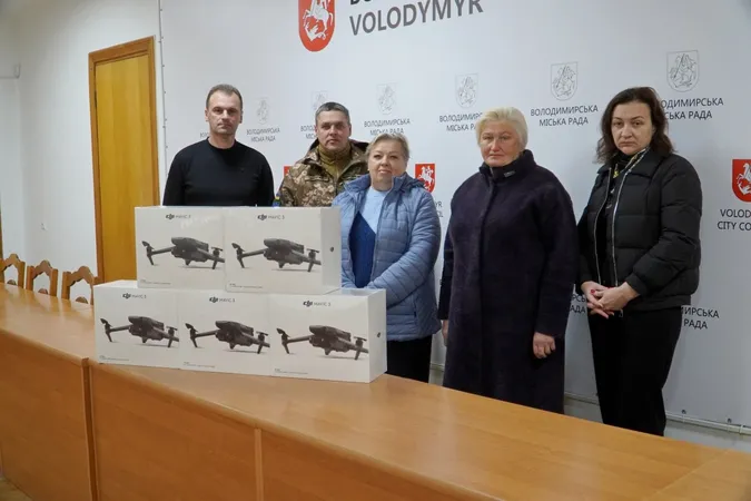 «Наших рідних уже не повернути»: родичі загиблих воїнів з Волині передали дрони для 14 ОМБр