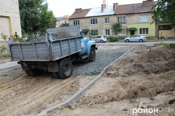 У Луцьку вперше за 36 років поремонтували вулицю (фото)