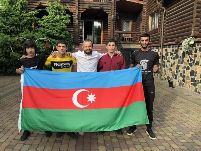 Тут була душа: лучани діляться спогадами про згорілий готель «Зустріч» (фото)