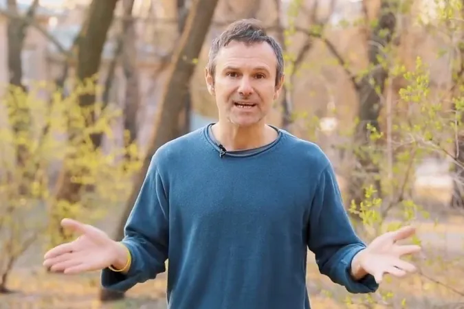 «Вимагаємо змісту»: Вакарчук звернувся до кандидатів у президенти (відео)