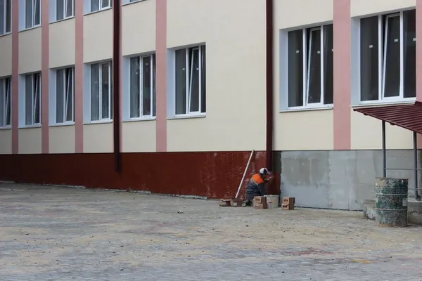 До 1 вересня в Луцьку може  відкритись нова школа (фото)