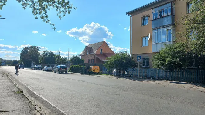 На Клима Савура в Луцьку з'явились нові дорожні знаки (фото)