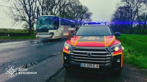 Буревій вбив двох людей і знеструмив 1121 населений пункт в Україні (фото)