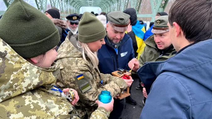 В Устилузі зустріли Вифлеємський вогонь миру (фото)