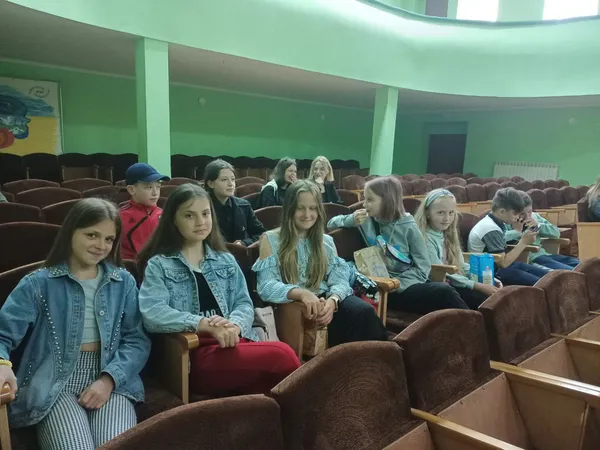 На підтримку ЗСУ: у Підгайцівській громаді влаштовують благодійні кіноперегляди (фото)