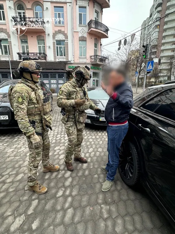 Бурштинова мафія на 354 млн: на Рівненщині викрили «тіньового куратора» (фото)