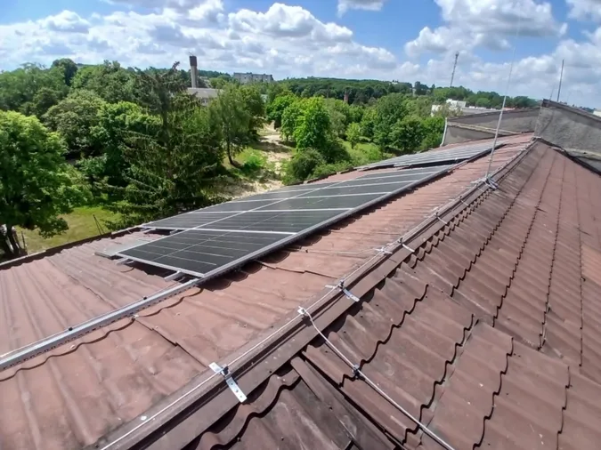 У Горохівській лікарні запрацювала сонячна електростанція з резервним живленням (фото)