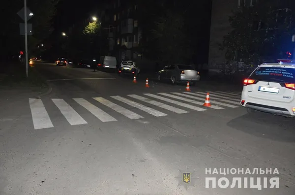 У Ковелі авто збило жінку з донькою на переході – їх госпіталізували (фото, відео)