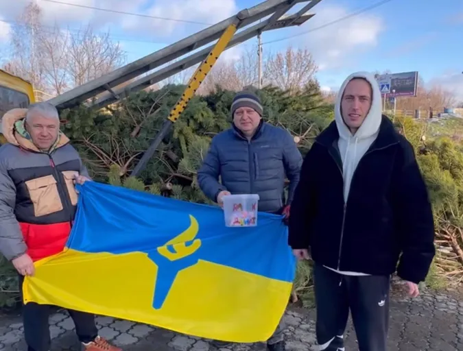 У Луцьку за донат дають ялинку на вибір: адреса (відео)