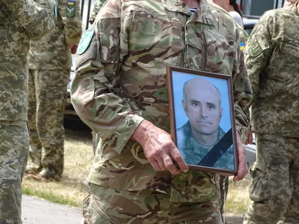 Захищав свою землю з перших днів: на Волині провели в останню дорогу Сергія Карпука (фото)