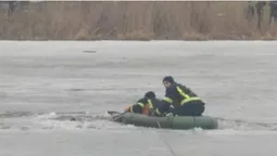 Провалився під час риболовлі: на Волині шукають тіло 18-річного хлопця (відео)
