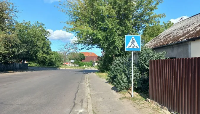 На Клима Савура в Луцьку з'явились нові дорожні знаки (фото)