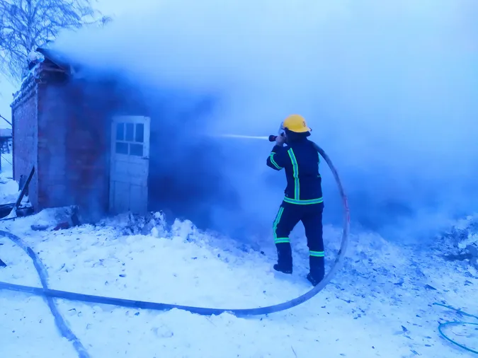 На Волині горіла господарська будівля (фото)