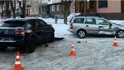У Луцьку на Відродження зіткнулись Opel та Citroen (фото)