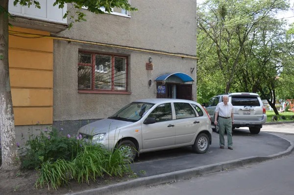 Майже в клумбі