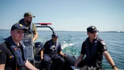 «За п'ять хвилин може статися біда»: водна поліція показала небезпечний бік Світязя (фото)
