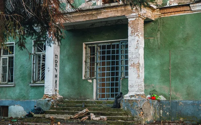 У Луцьку розчистили хащі біля занедбаного будинку на Ярощука (фото)