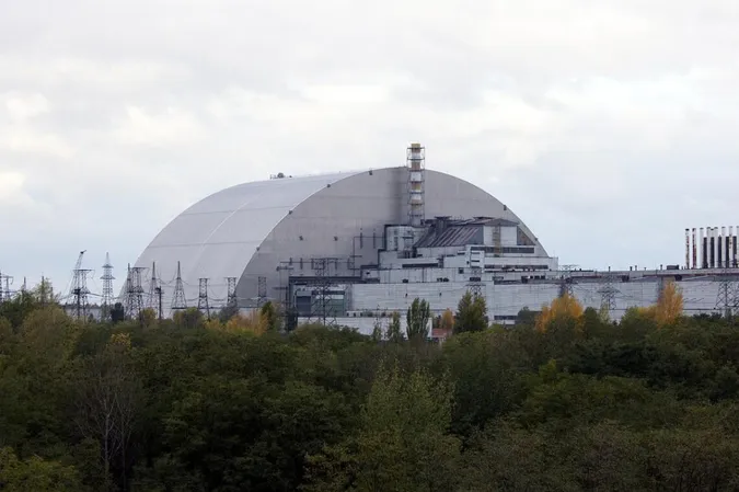 Окупанти знову пошкодили відремонтовану лінію електропередач до ЧАЕС