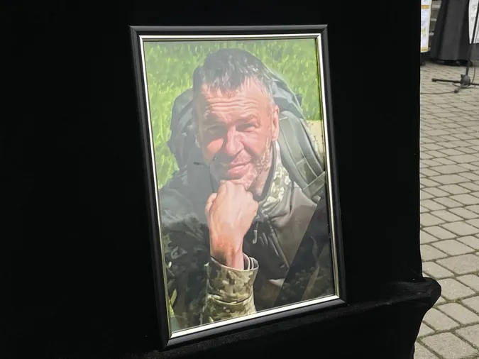 Не дожив чотири дні до дня народження: у Ковелі попрощалися з воїном Володимиром Кашубою (фото)