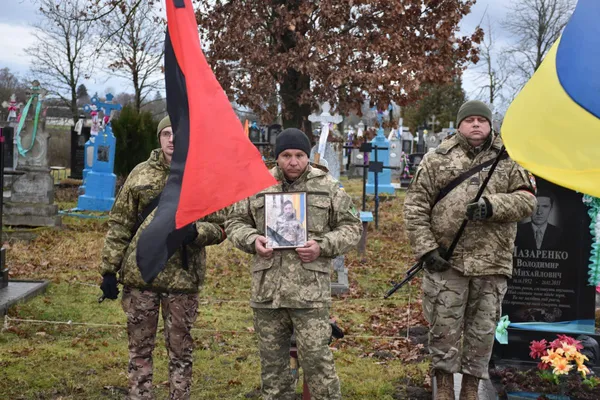 Загинув у свій день народження: у Луцькому районі прощались з захисником Олегом Корецьким (фото)