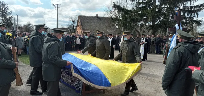 На Волині попрощалися із полеглим Героєм Олександром Луциком (фото)