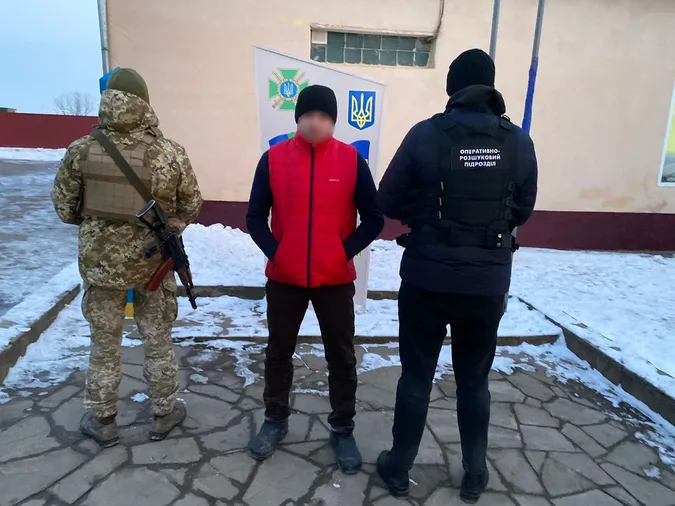 Росіянина, який приплив на Волинь на матраці, знову зловили на кордоні (фото)