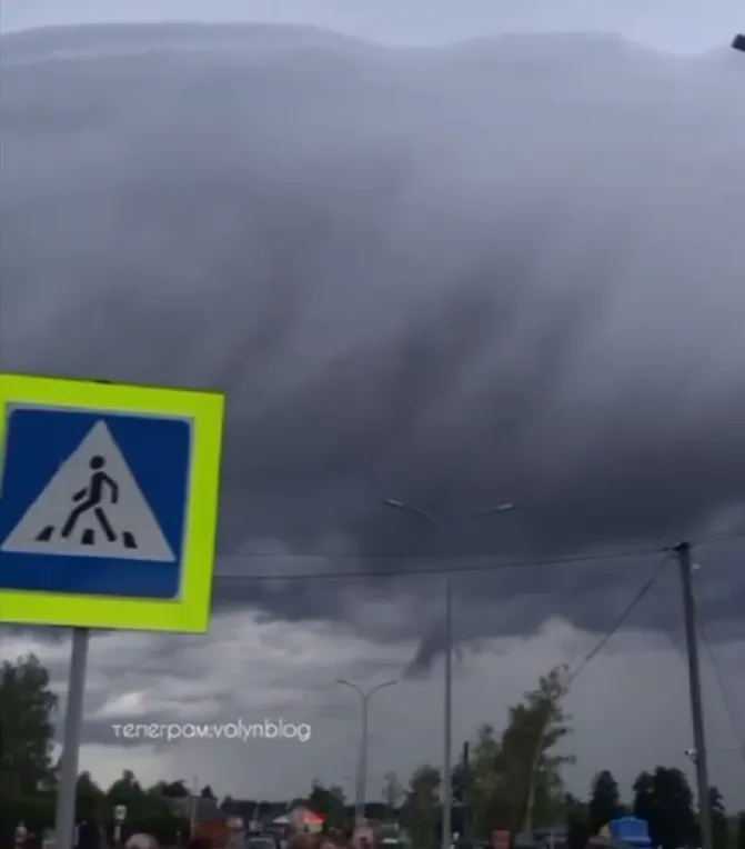 Показали страшно красиве небо над Світязем (відео)