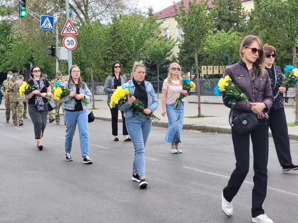 У Ковелі попрощалися з 35-річним сержантом поліції Дмитром Сергієнком (фото)