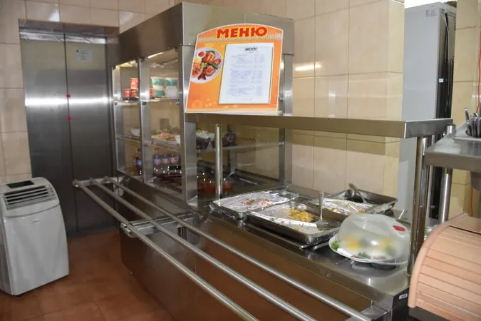 Луцький комбінат, який харчує дітей за завищеними цінами, ще й не платитиме «комуналку»