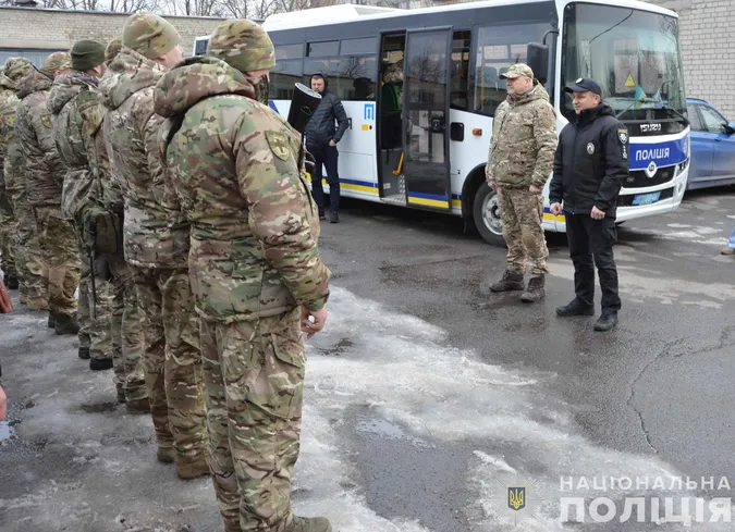 Волинські поліцейські відправилися до зони бойових дій (фото)