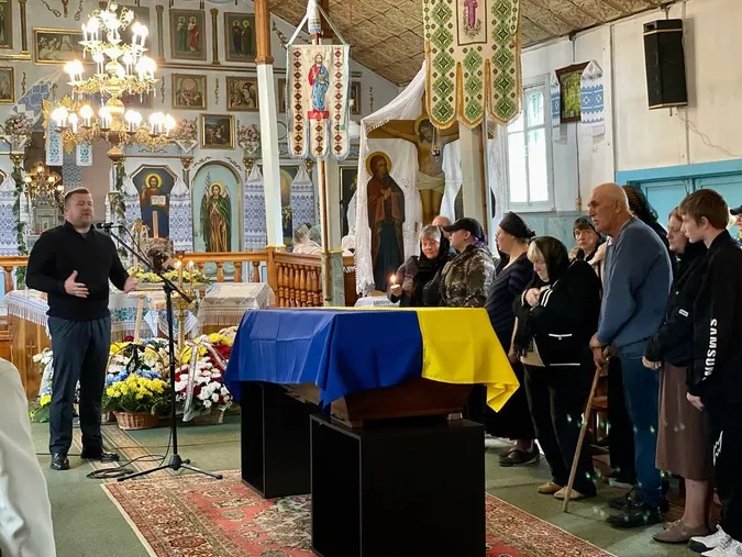 У Нововолинську попрощалися із 23-річним воїном Радиславом Гузарем (фото)