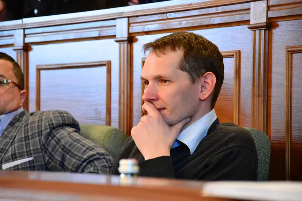 ...представник «Самопомочі» Борис Бабійчук мовчки спостерігав за дійством...